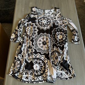 Navy blue light weight 3/4 sleeve blouse w/ cut out shoulders